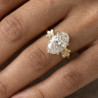 Anell de boda d'1 quirat amb diamant conreat en laboratori de talla ovalada , or blanc de 14 k